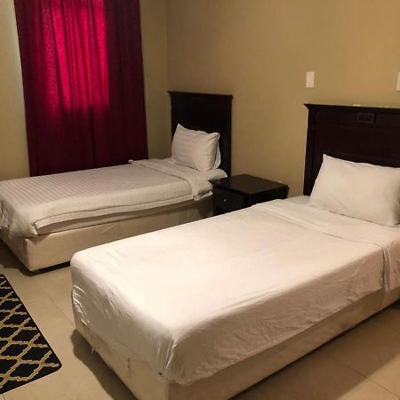 达曼Inwan Residential Units公寓式酒店 外观 照片