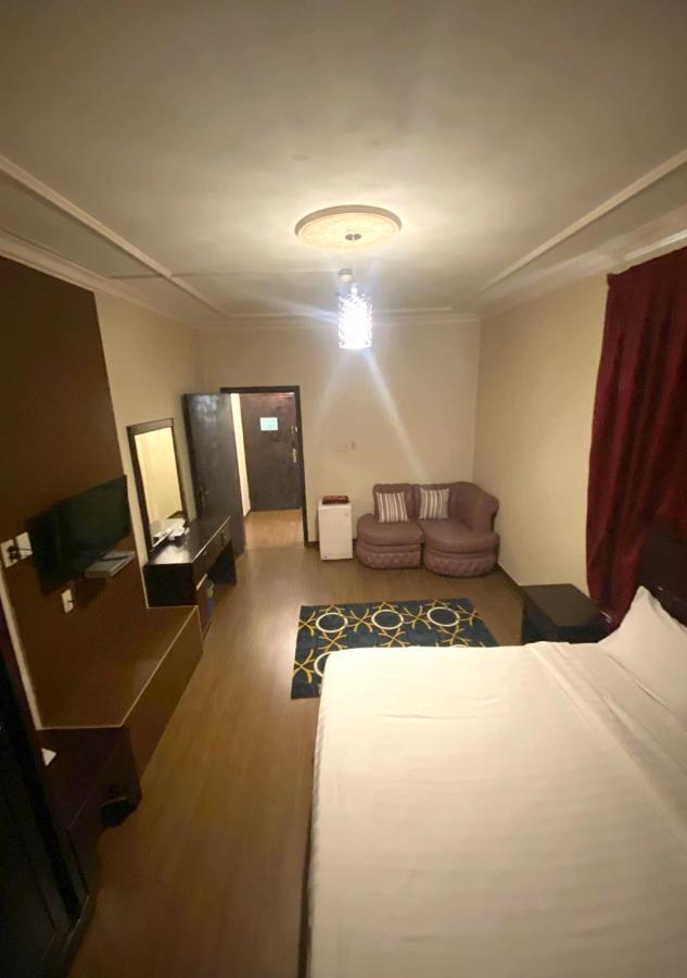 达曼Inwan Residential Units公寓式酒店 外观 照片